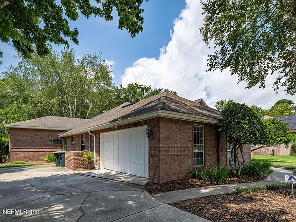 4th image of 8620 PEBBLE CREEK Lane