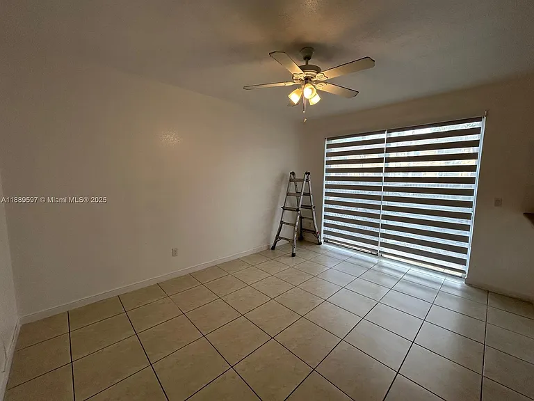 SE 26th Ct — Photo 4