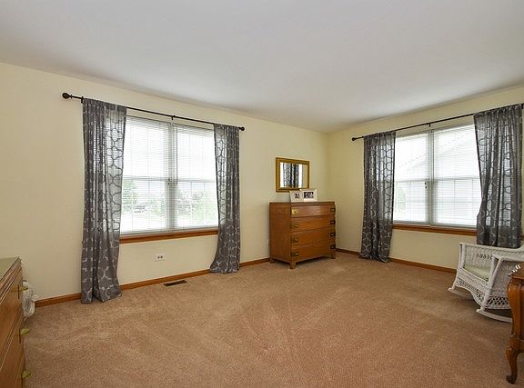 5th image of 16124 Bormet Dr