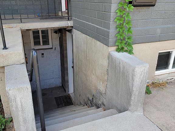 3rd image of 748 S Green St E #2