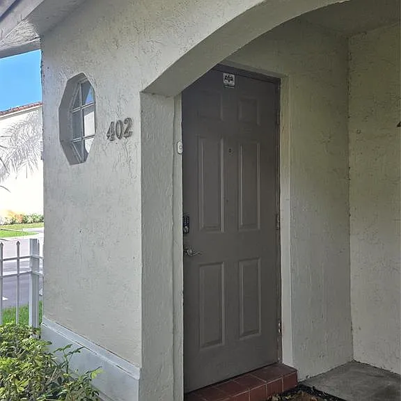402 NW 108th Ter — Photo 7