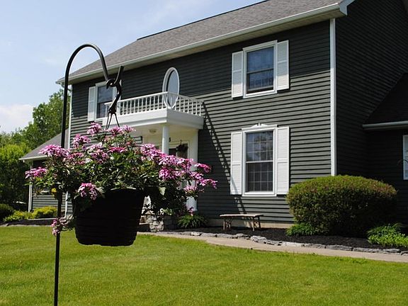 2nd image of 5 Butternut Hill Dr