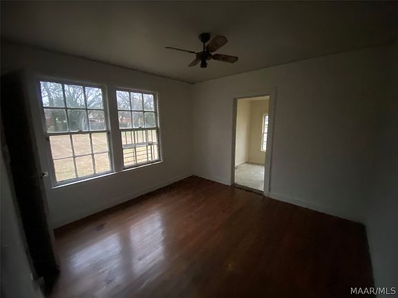 4th image of 3639 Whiting Ave