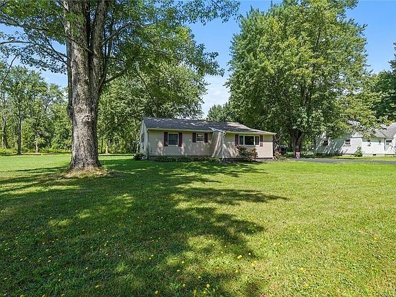 3rd image of 8983 Tyler Rd