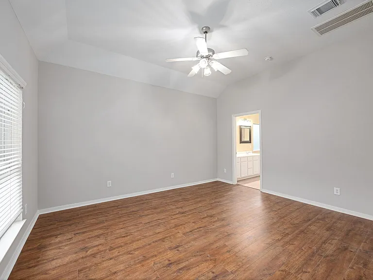 6118 Pine Lakes Dr — Photo 15