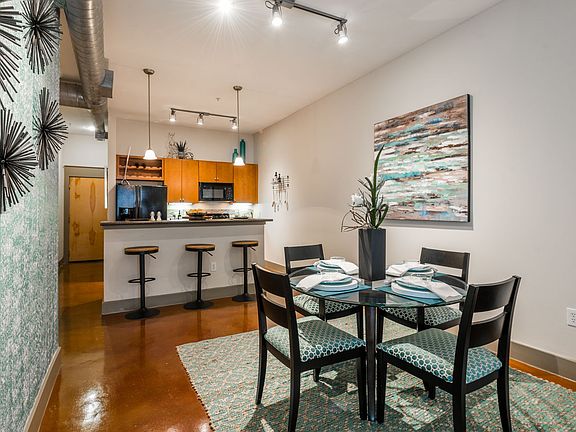 4th image of 610 Saint Emanuel St #2209