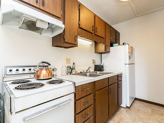 2nd image of 1030 E Court St APT 3