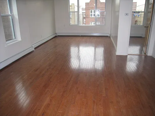 Rented by Alexiou Realty | media 2