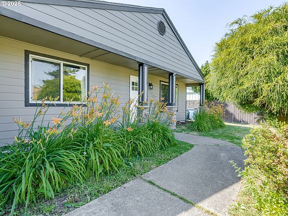 3rd image of 10204 NE 6th Ave