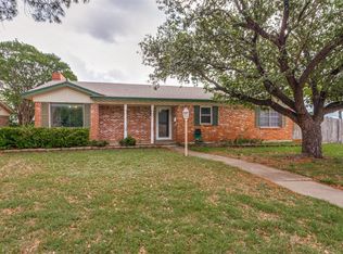 209 Teeter Dr, Crowley, TX 76036