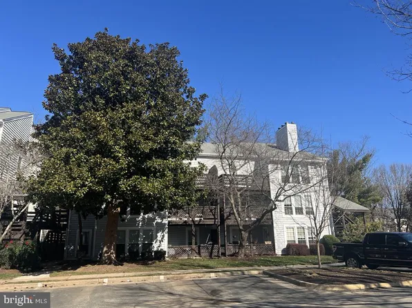 10014 Oakton Terrace Rd #10014, Oakton, VA 22124