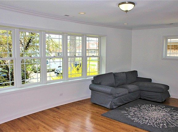 3rd image of 3707 Gunderson Ave