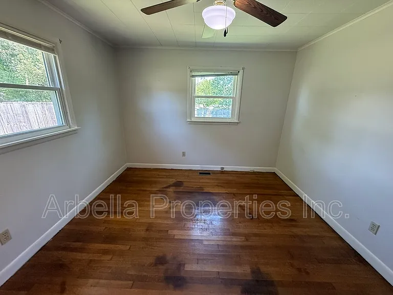 2239 Buckingham Rd — Photo 19