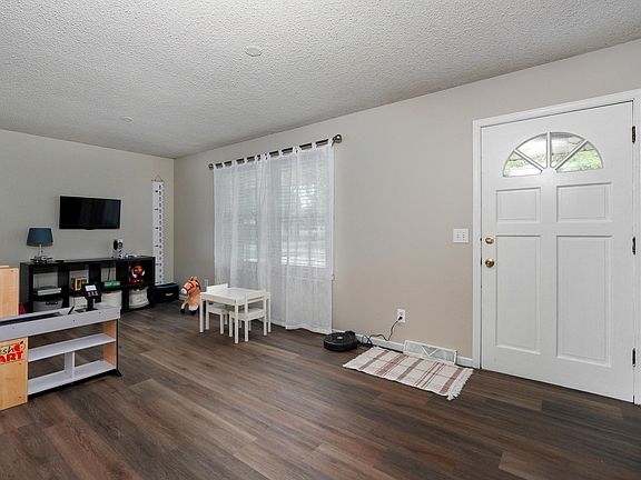 3rd image of 6290 N Alan Avenue
