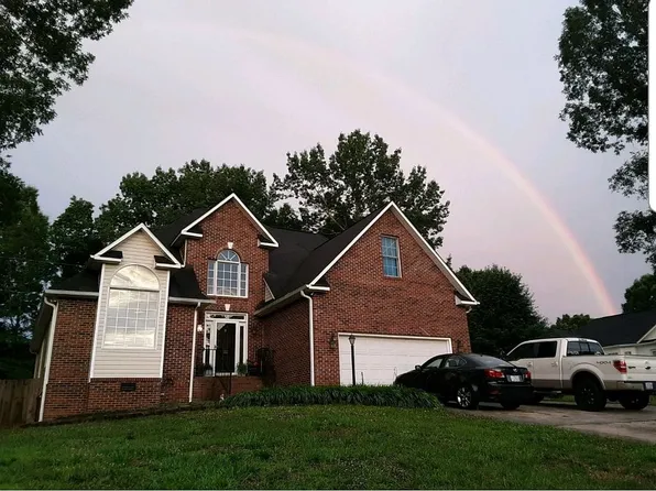 102 Meredith Dr, Cherryville, NC 28021