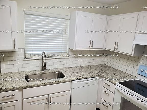 4th image of 2388 Cypress Landing Dr