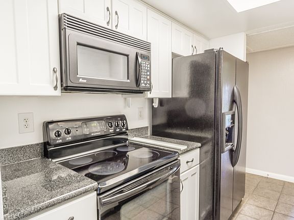 5th image of 1045 Fulton Ave APT 390