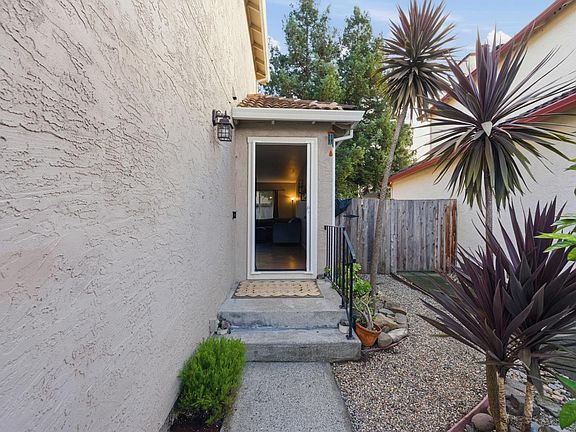 2nd image of 98 Francis Circle