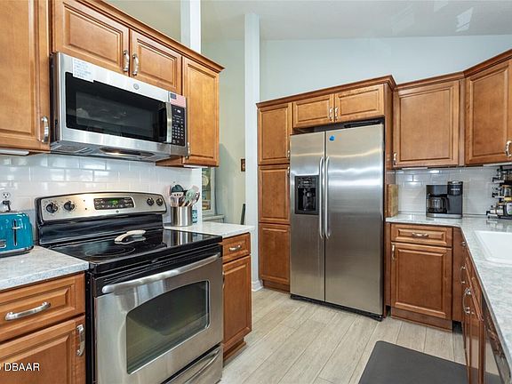 5th image of 152 Grand Oaks Cir