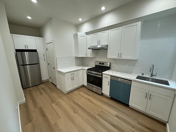 3rd image of 250 Judah St #1
