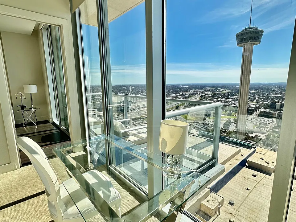 610 E Market St #3213