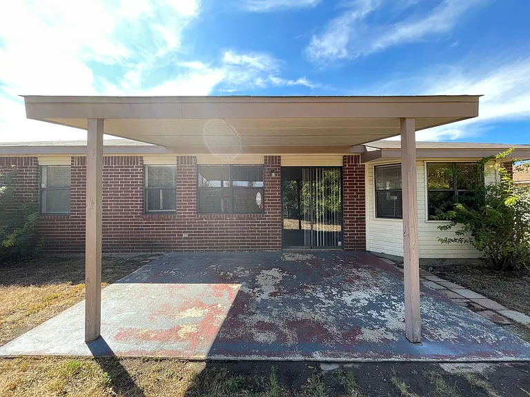 2806 Derby Dr — Photo 21