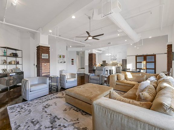 4th image of 800 Market St Suite 320