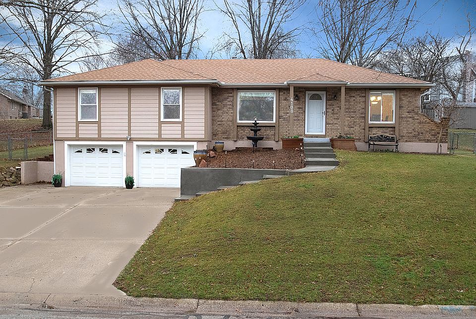 1st image of 4108 N 109th St