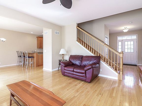 3rd image of 8415 Dawn Ln