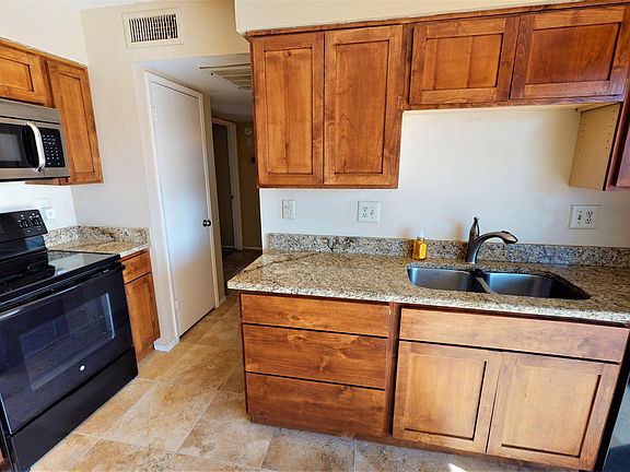 3rd image of 9823 W Cedar Dr