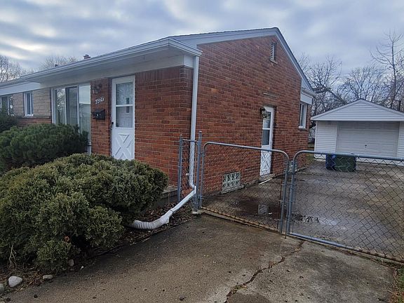 3rd image of 25751 Marilyn Ave
