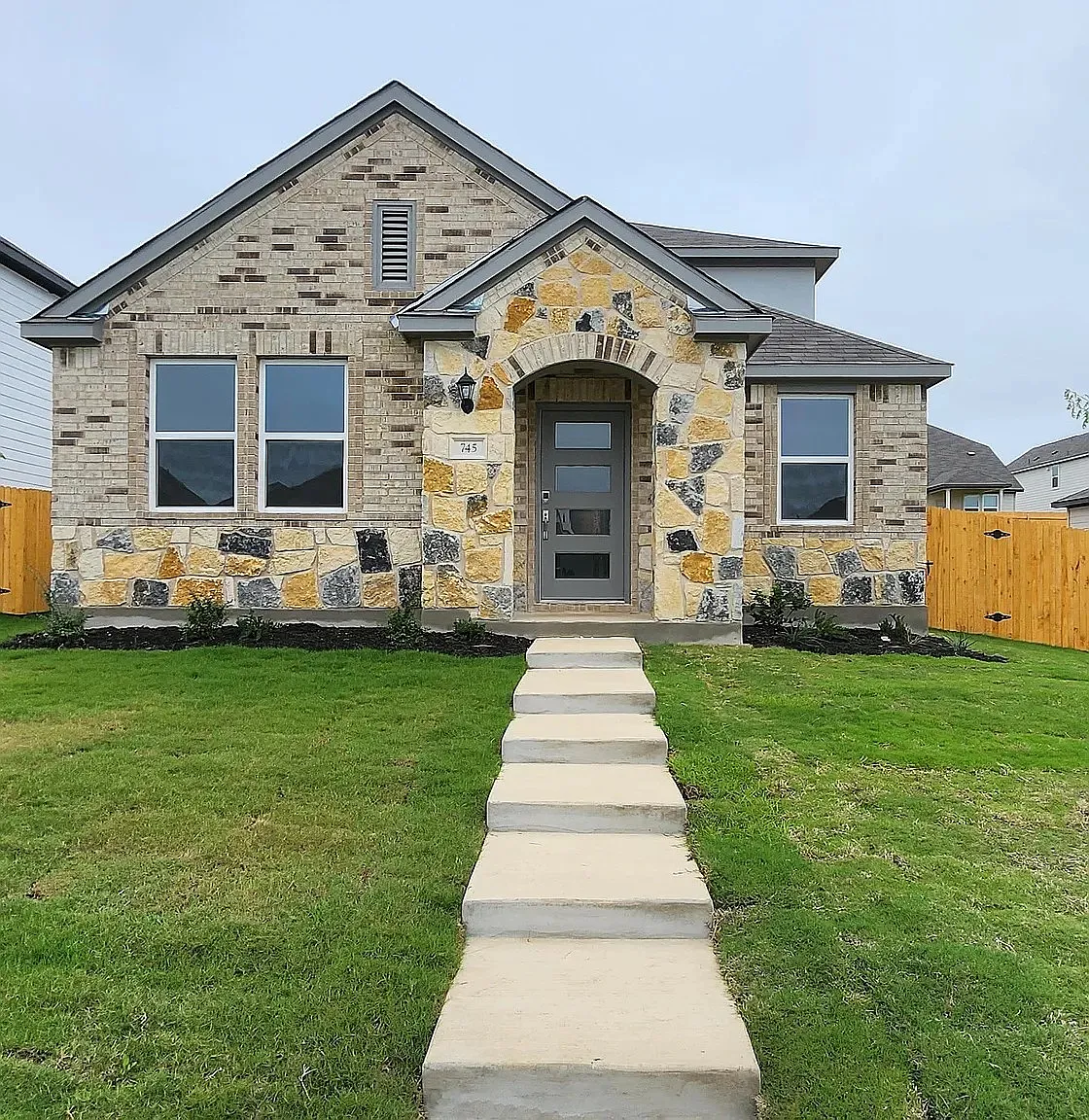 4 bed, 2050 sqft, $2,099 — Photo 1
