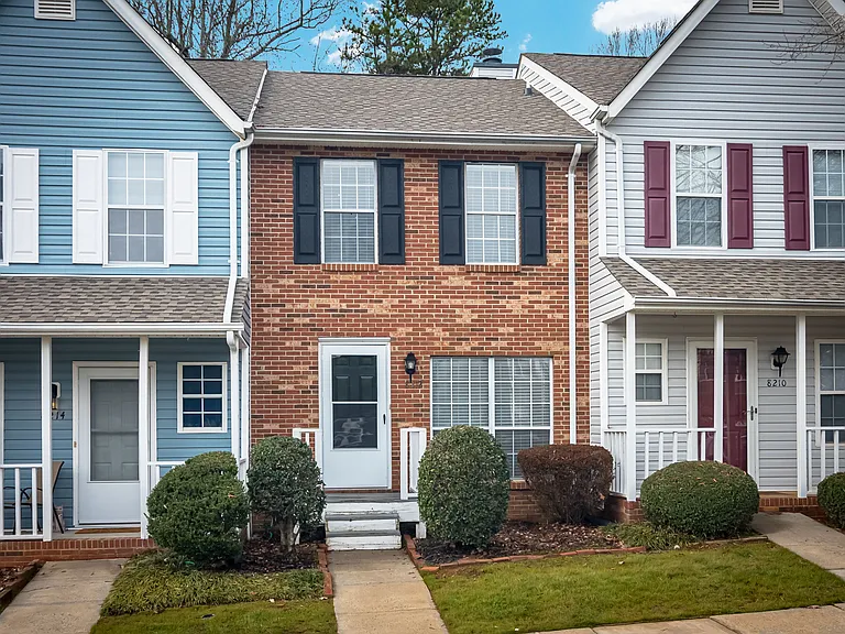 8212 Circle Tree Ln — Photo 1