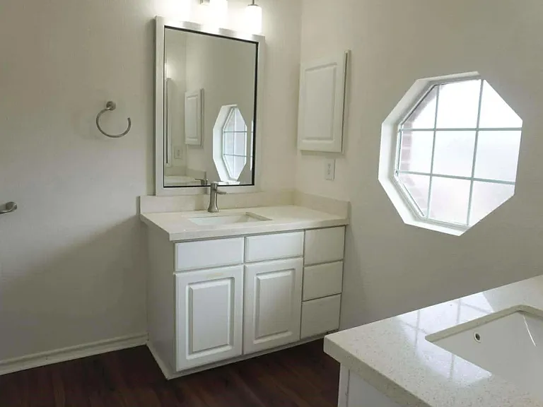 7916 Comal St — Photo 14