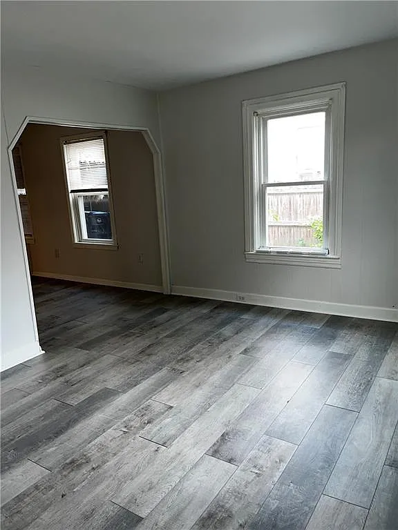 1 bed, 1.0 bath, 912 sqft, $1,550 — Photo 2