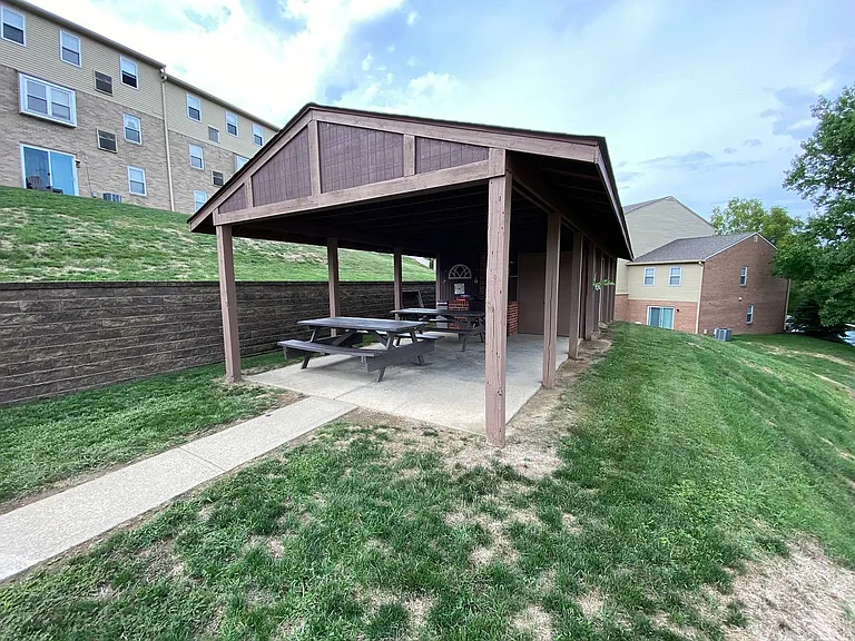 704 Bellwood Dr — Photo 9