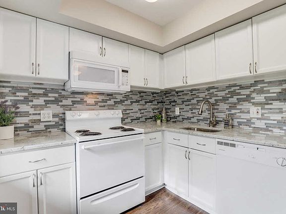 3rd image of 3230 S 28th St APT 201