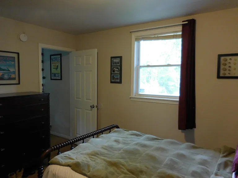 757 Alloway St — Photo 4