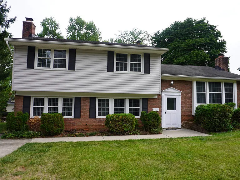 239 E Timonium Rd — Photo 1