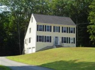 33 Compromise Ln, Sandown, NH 03873