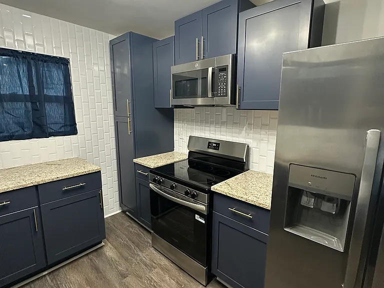 927 W Victory Dr — Photo 10