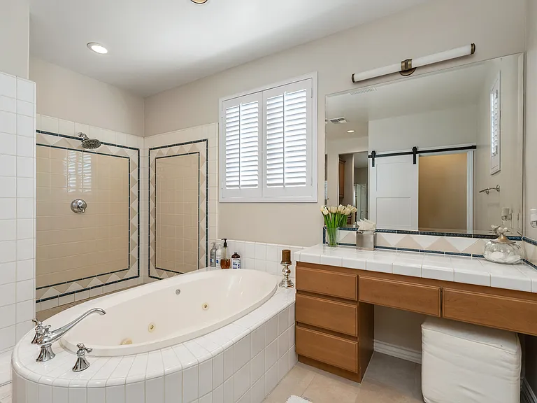 56618 Palms Dr — Photo 19