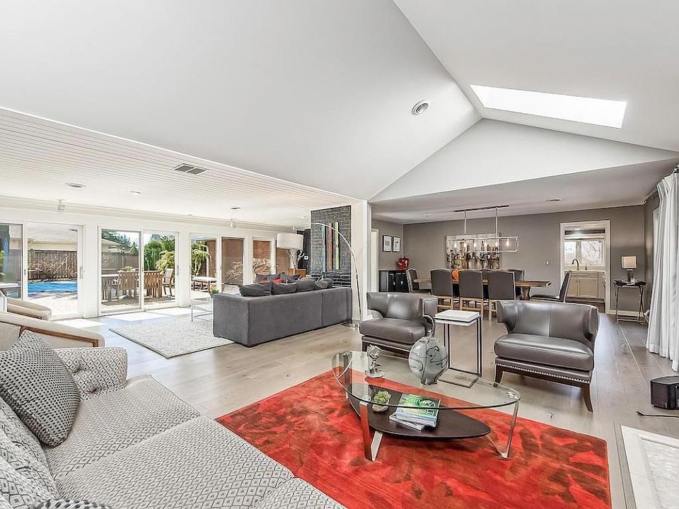 M 2727 Canterbury Great room 1