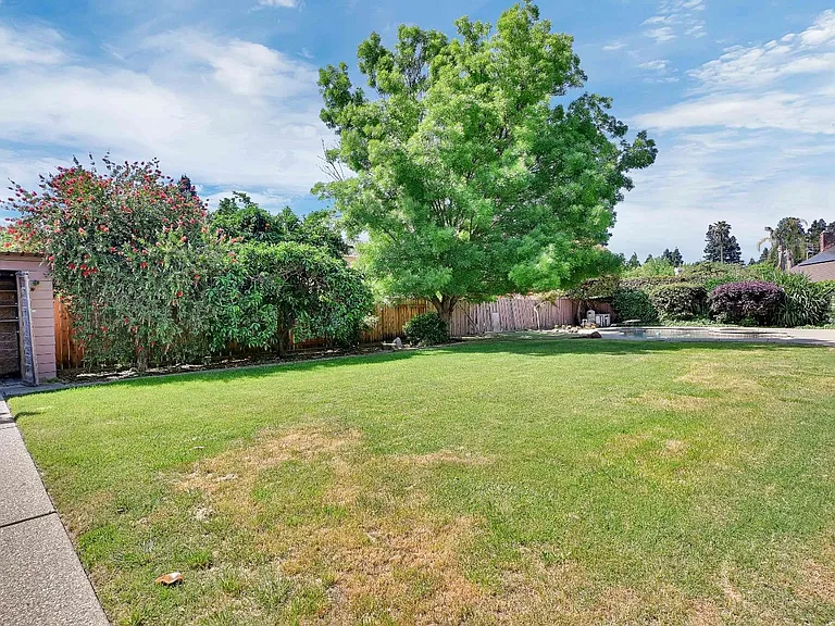 722 Mariner Loop — Photo 33