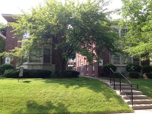 2nd image of 2527 N Lake Dr