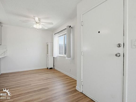 5th image of 643 W 6th Ave #647