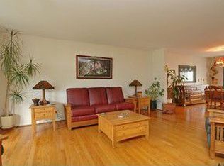4567 Hatch Ln, Lisle, IL 60532