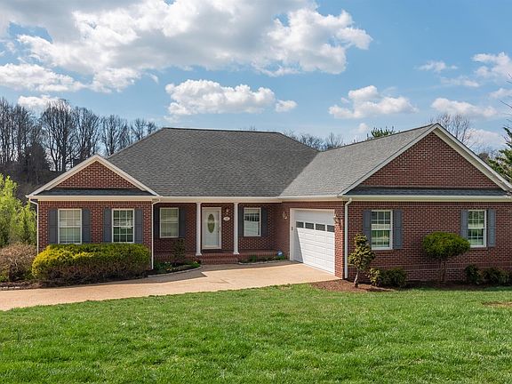 2nd image of 210 Alder Ln
