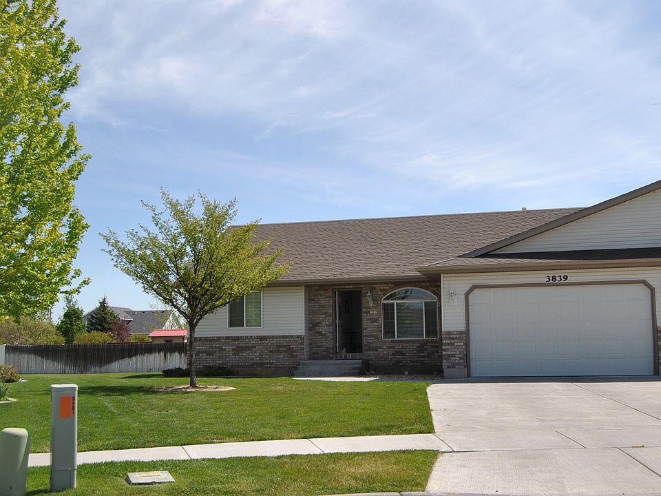 1st image of 3839 E Summerridge Cir