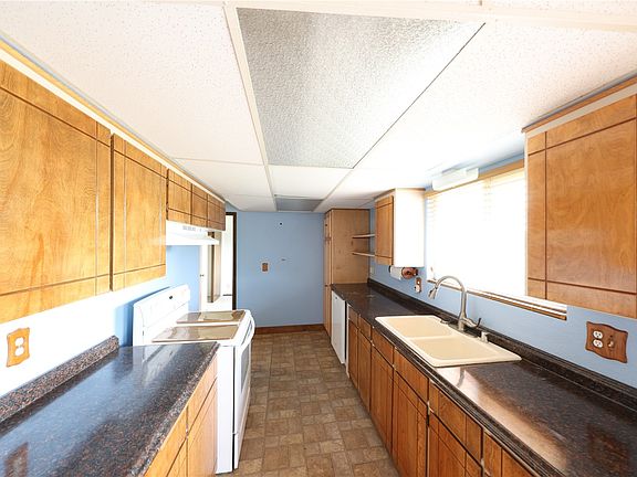 3rd image of 1139 Sparrow Drive